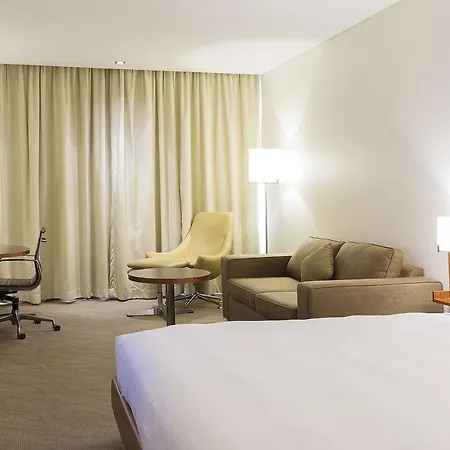 Novotel Canberra Exterior photo
